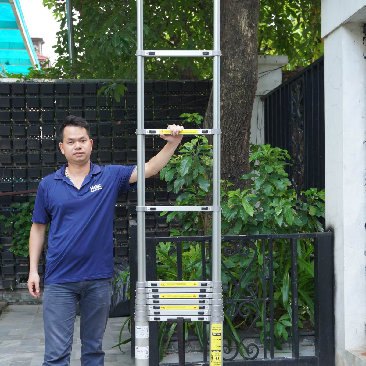 Thang nhôm rút gọn đơn Advindeq ADT214F 